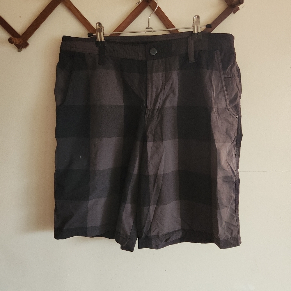 Lululemon Black and Gray Checkered Shorts Bermuda Pockets 36